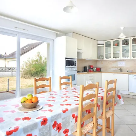 Les Tamaris Du Nord - Maison A 300m De La Ferienhaus Portbail