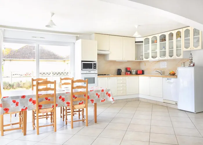 Les Tamaris Du Nord - Maison A 300m De La * Portbail